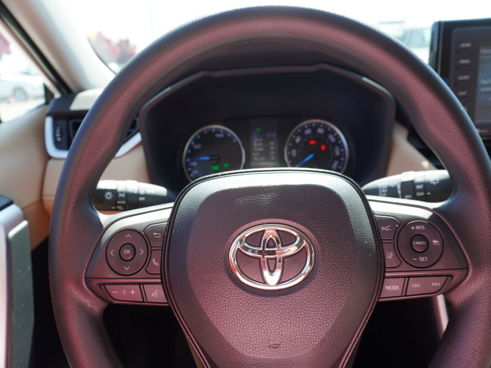 Used 2021 Toyota RAV4 XLE w/ Convenience Package AWD/4WD image 25