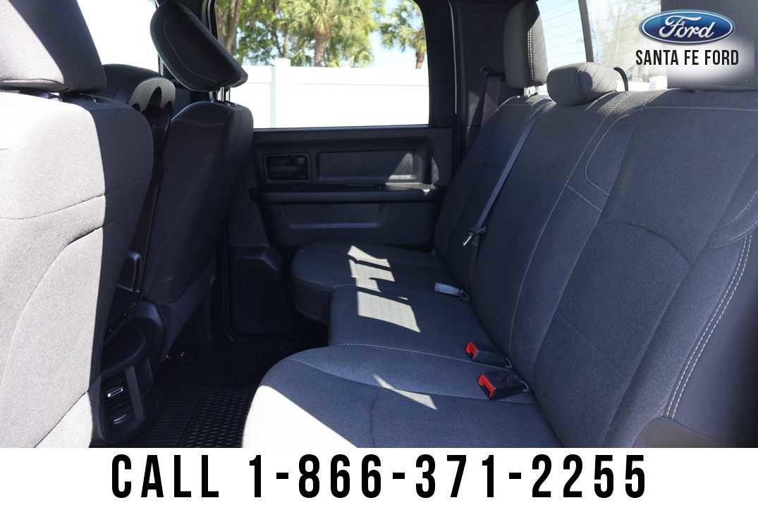 Used 2024 RAM 3500 Tradesman w/ Chrome Appearance Group image 12