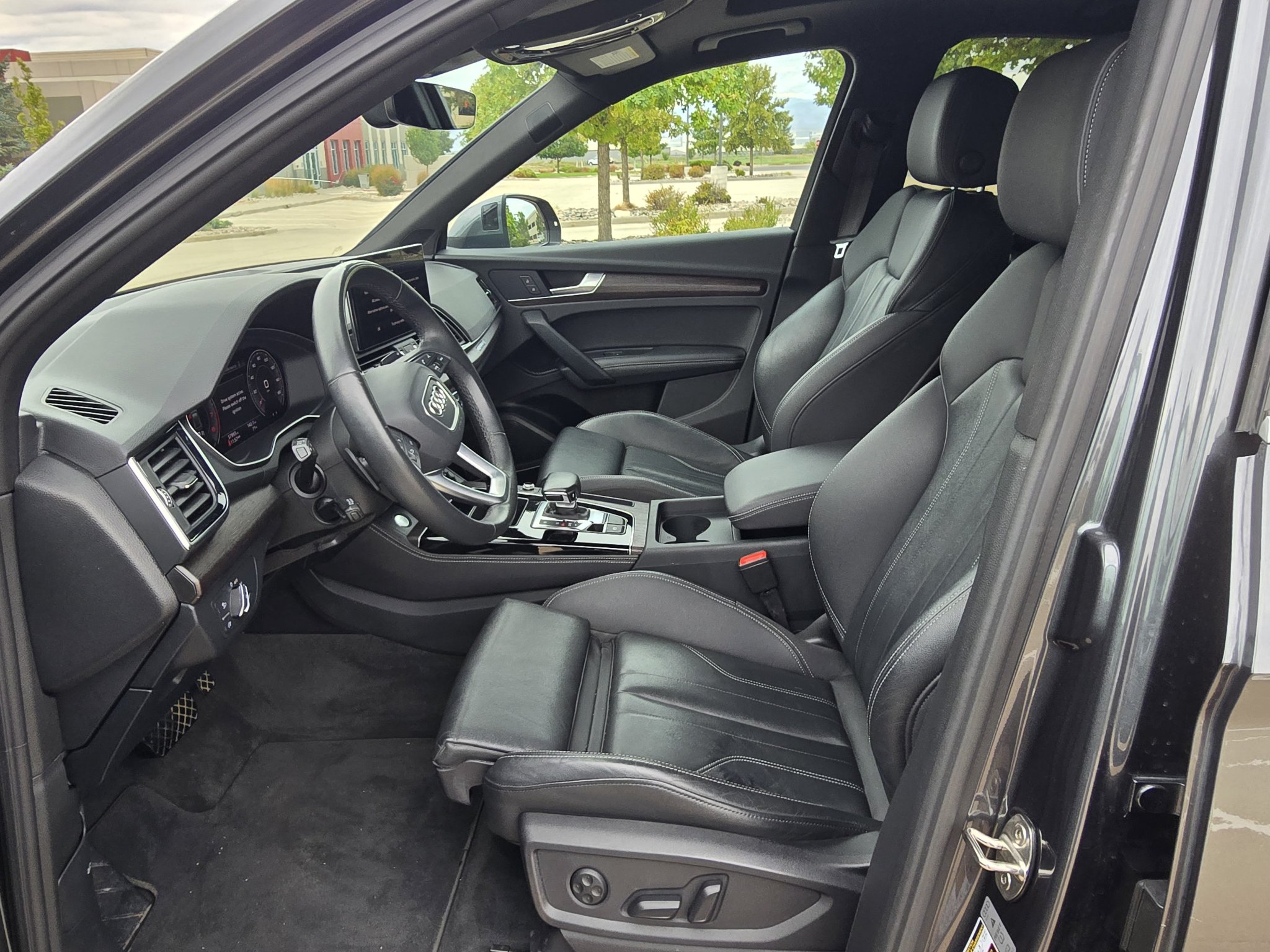 Used 2023 Audi Q5 2.0T Premium Plus w/ Premium Plus Package AWD/4WD image 13