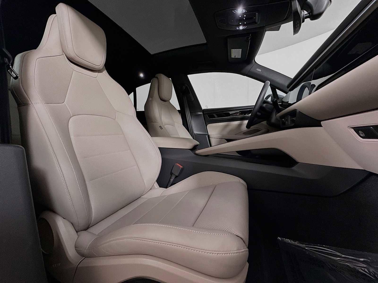 Certified 2025 Porsche Macan 4S Electric image 30