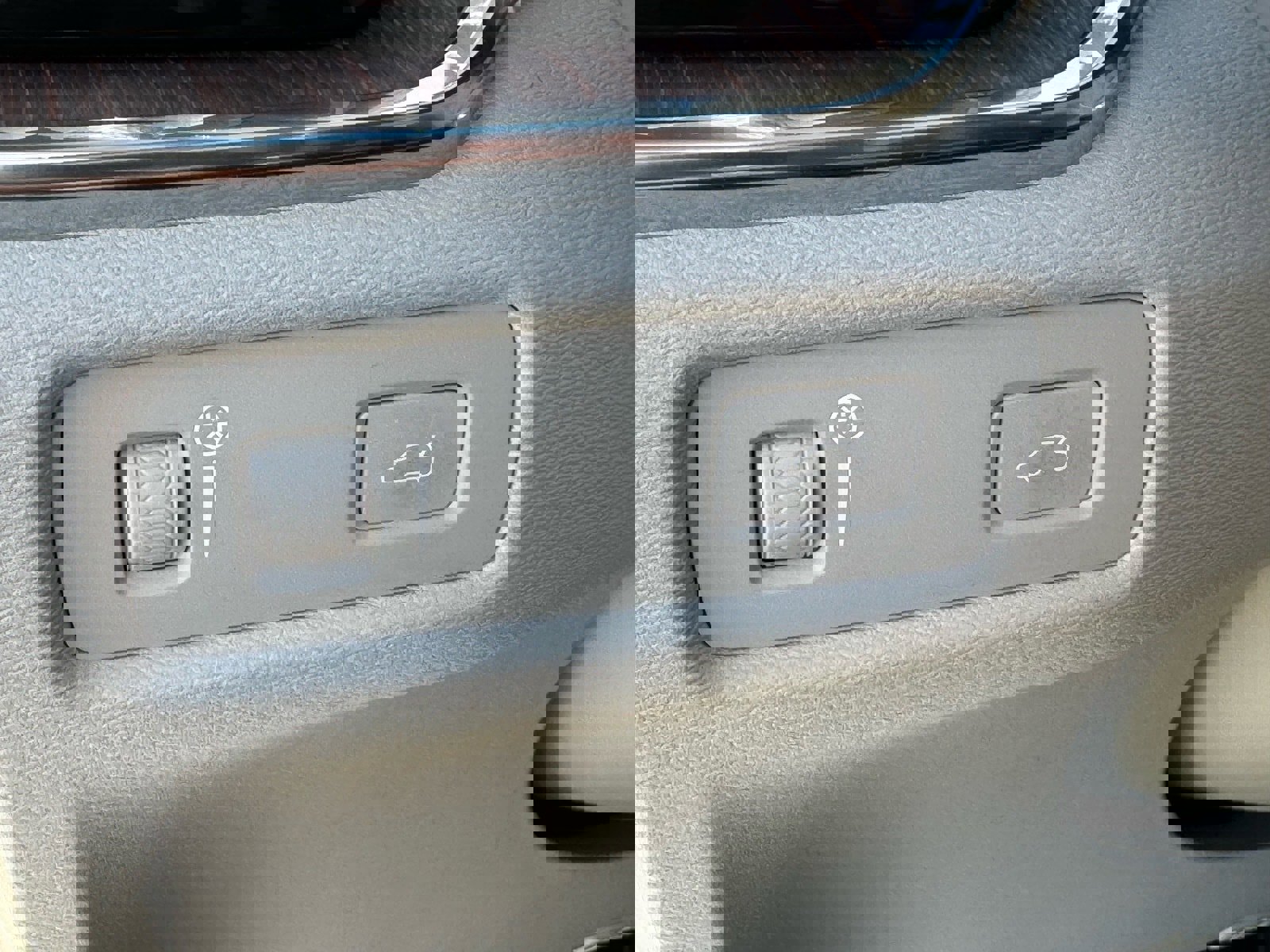 Used 2021 Volvo S60 T5 Momentum w/ Climate Package image 22