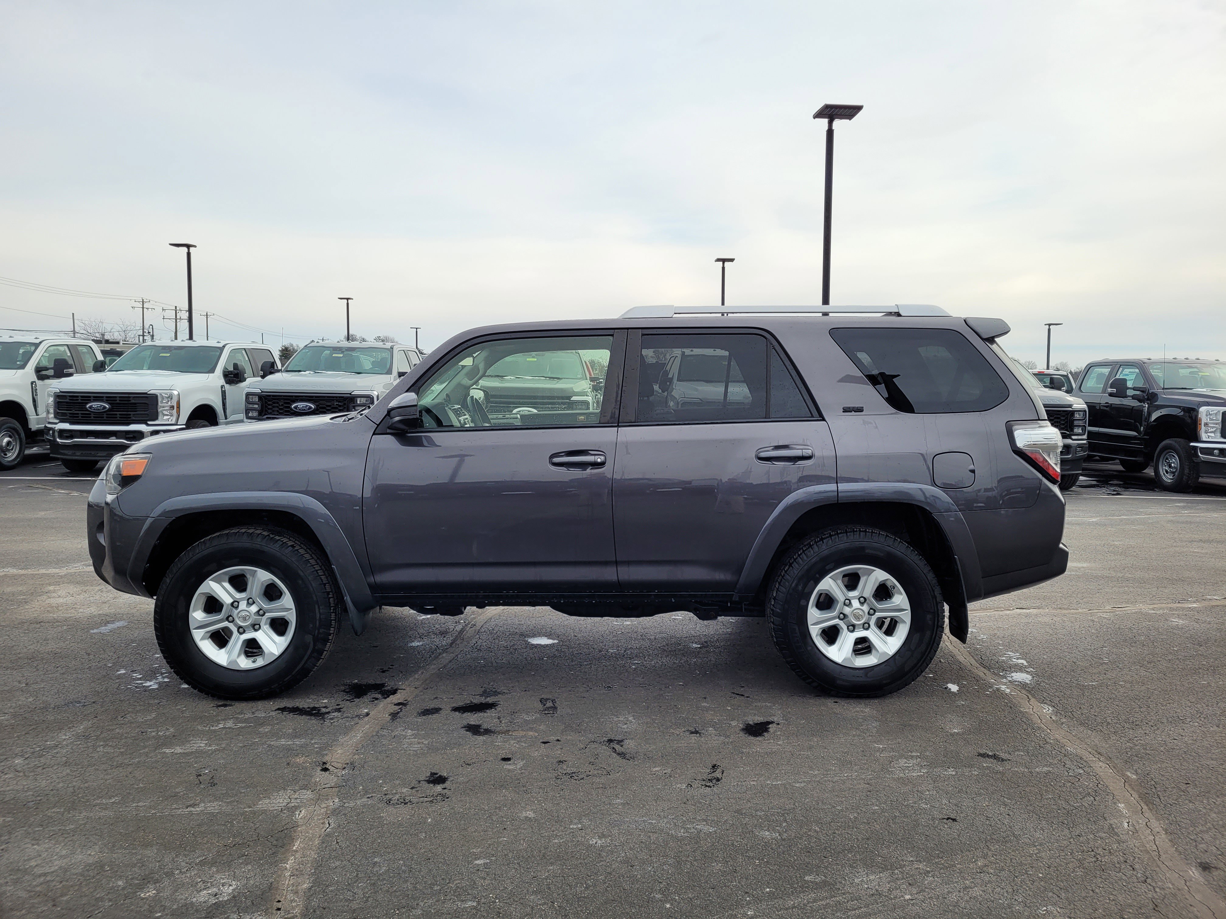 Used 2017 Toyota 4Runner SR5 image 7