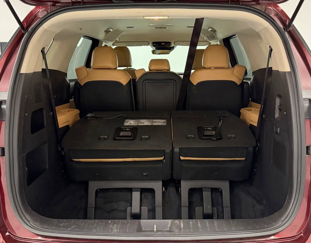 Used 2023 Kia Carnival LX FWD image 26