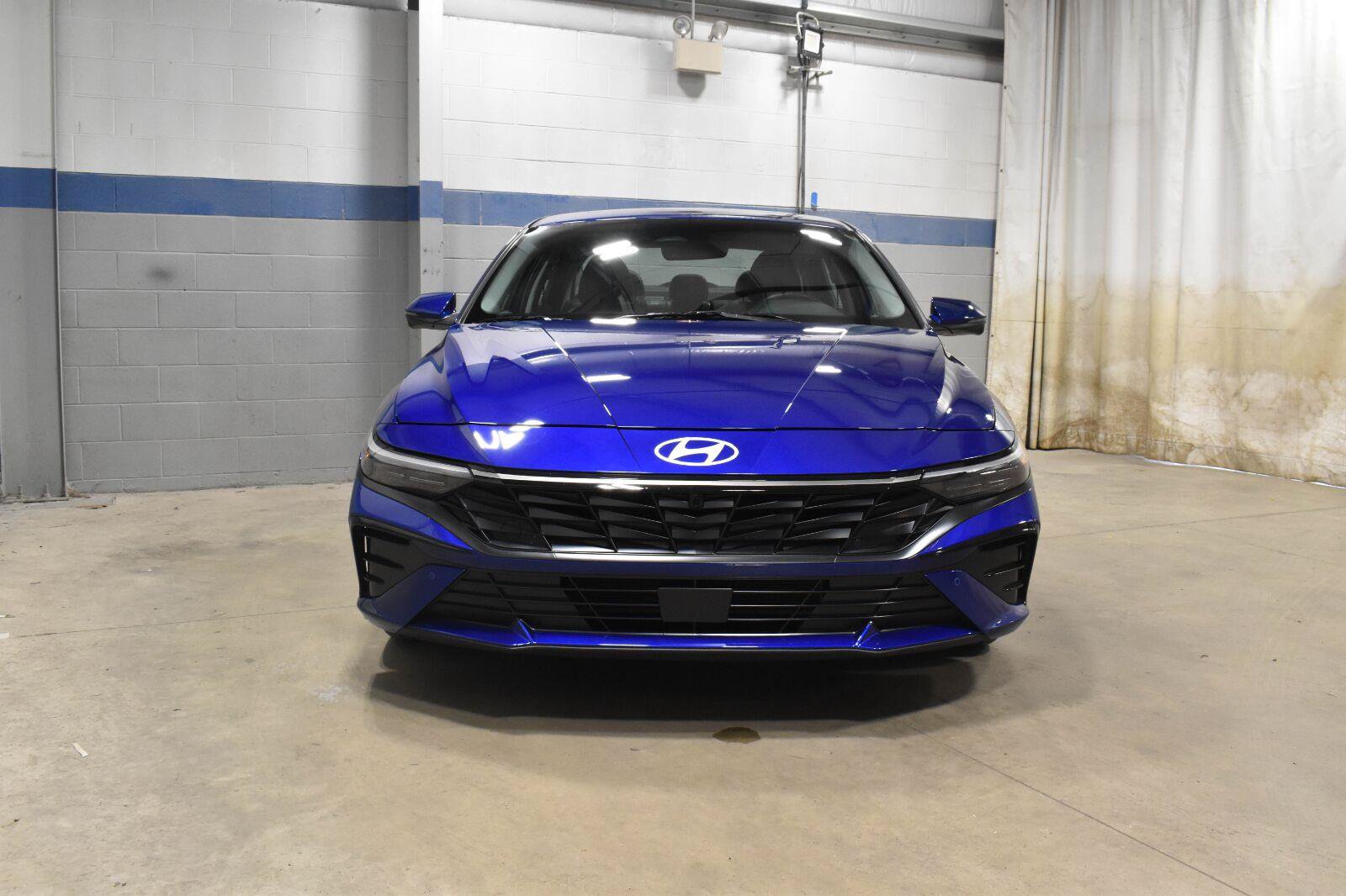 Used 2024 Hyundai Elantra Limited FWD image 28