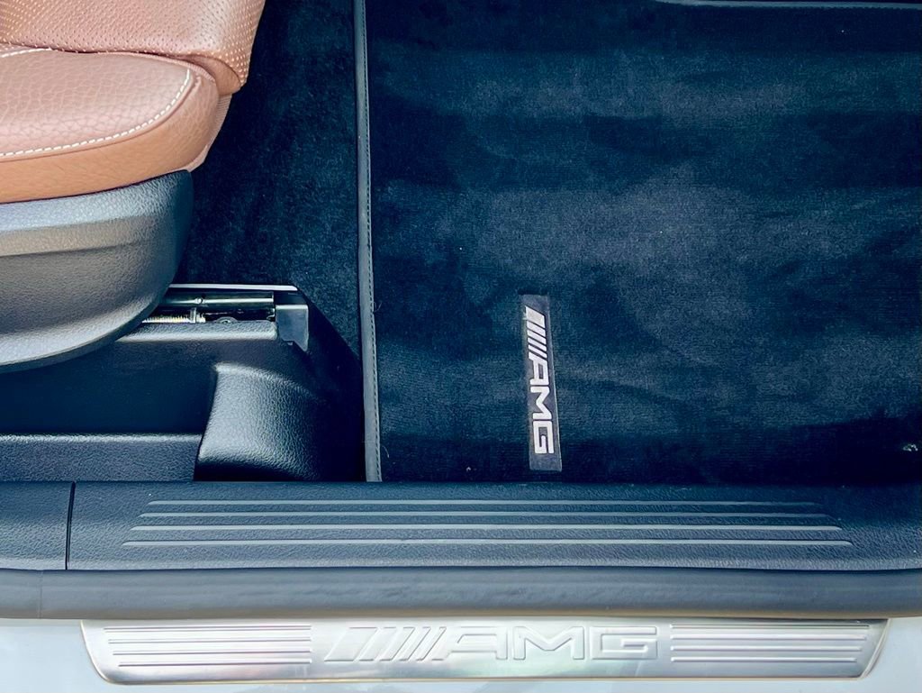 Certified 2021 Mercedes-Benz GLB 35 AMG 4MATIC image 25