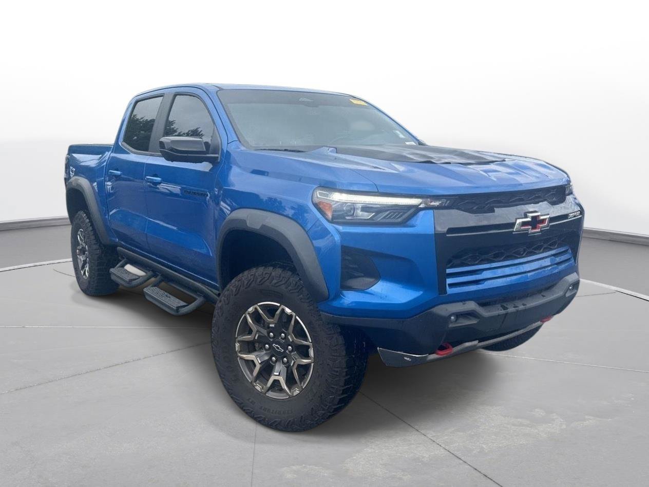 Used 2024 Chevrolet Colorado ZR2 w/ ZR2 Convenience Package III AWD/4WD image 48