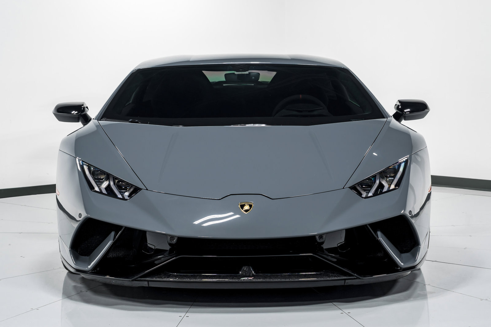 Used 2018 Lamborghini Huracan Performante AWD/4WD image 8
