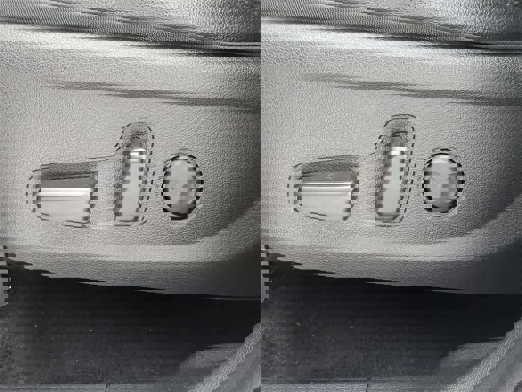 Used 2019 Hyundai Santa Fe Limited image 17