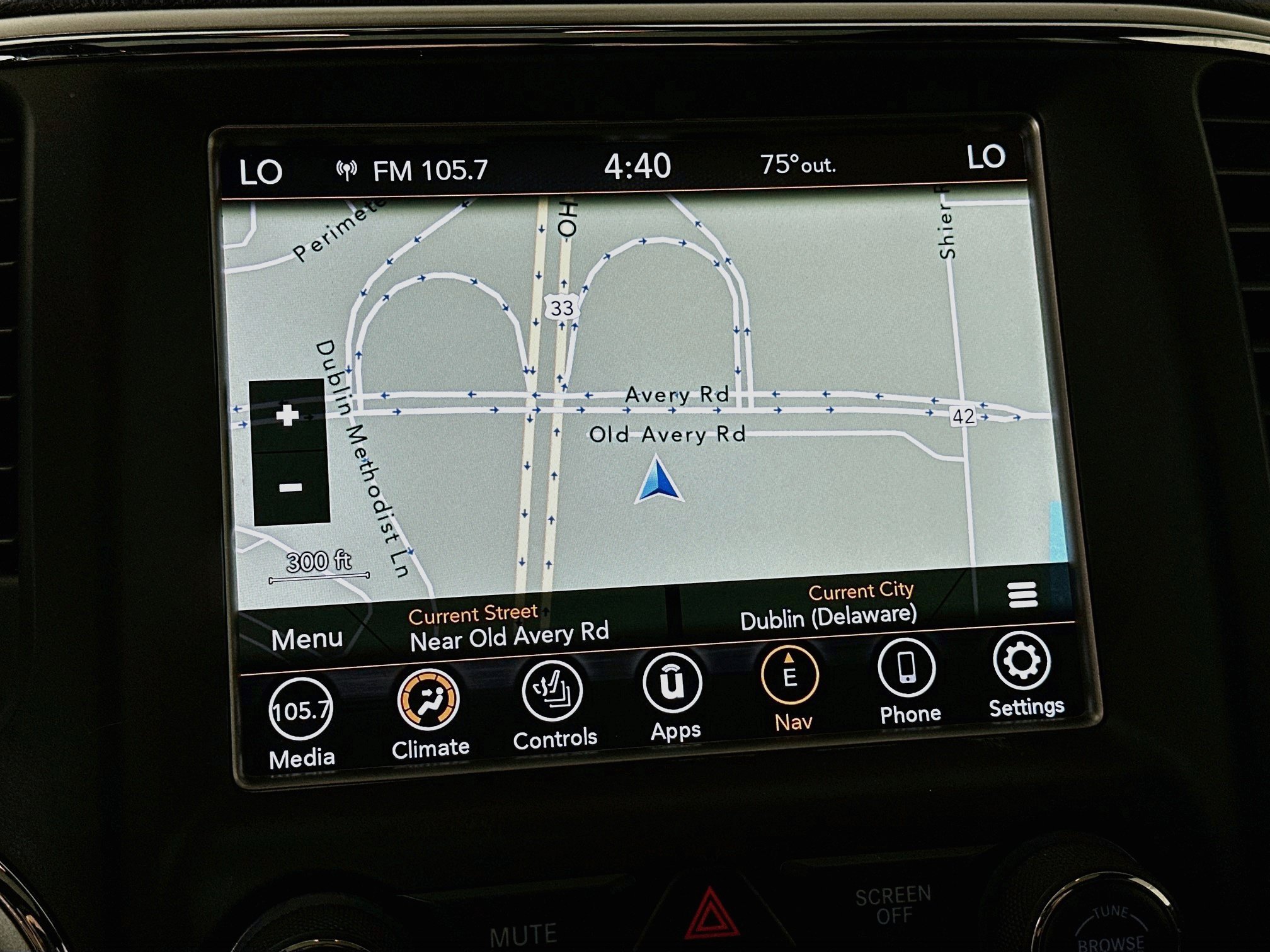 Used 2018 Jeep Grand Cherokee Altitude AWD/4WD image 17