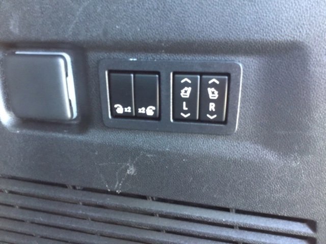 Used 2022 Chevrolet Suburban RST image 25