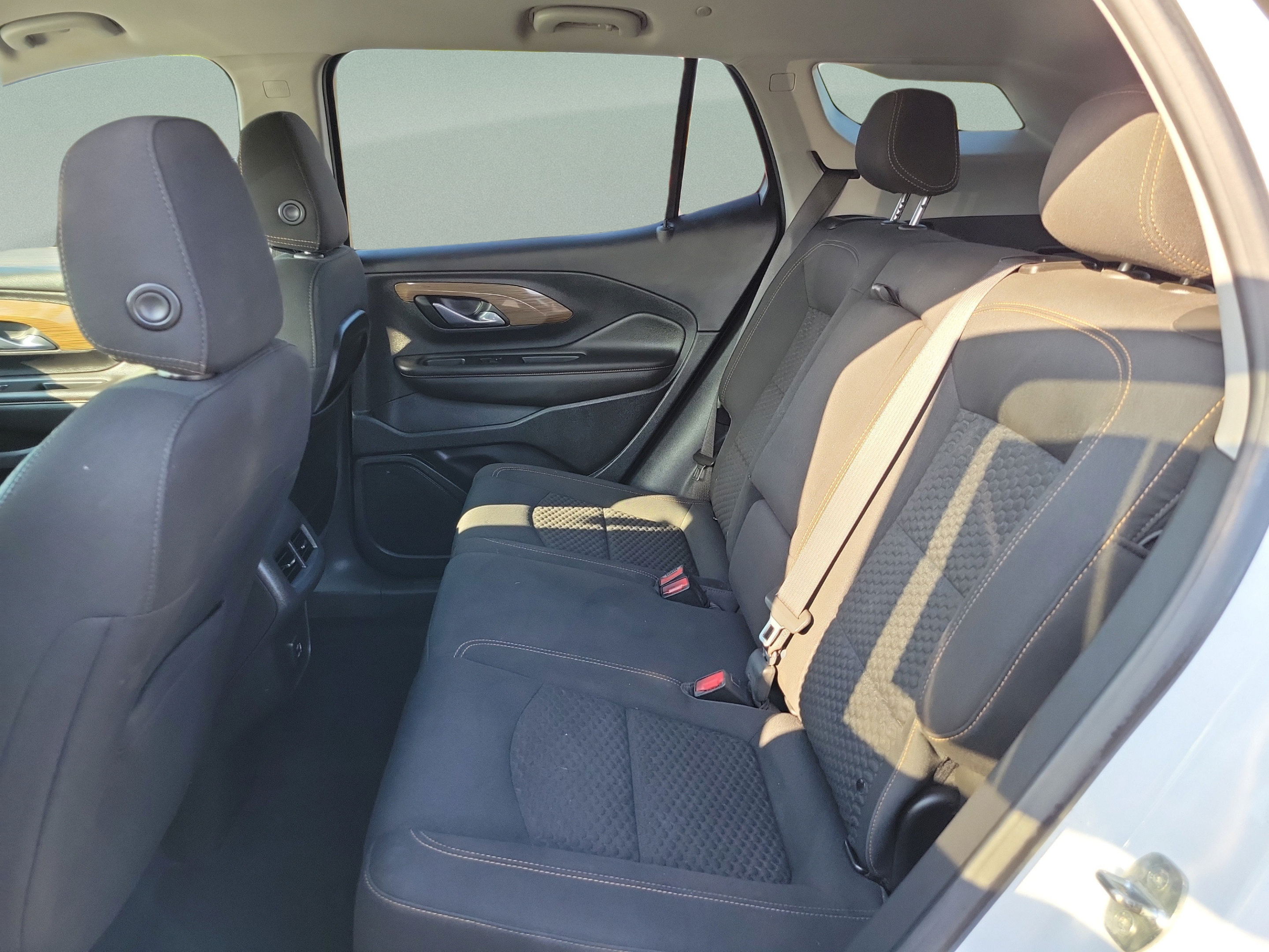 Used 2021 GMC Terrain SLE w/ Driver Convenience Package FWD image 11