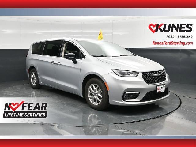 Used 2024 Chrysler Pacifica Touring-L