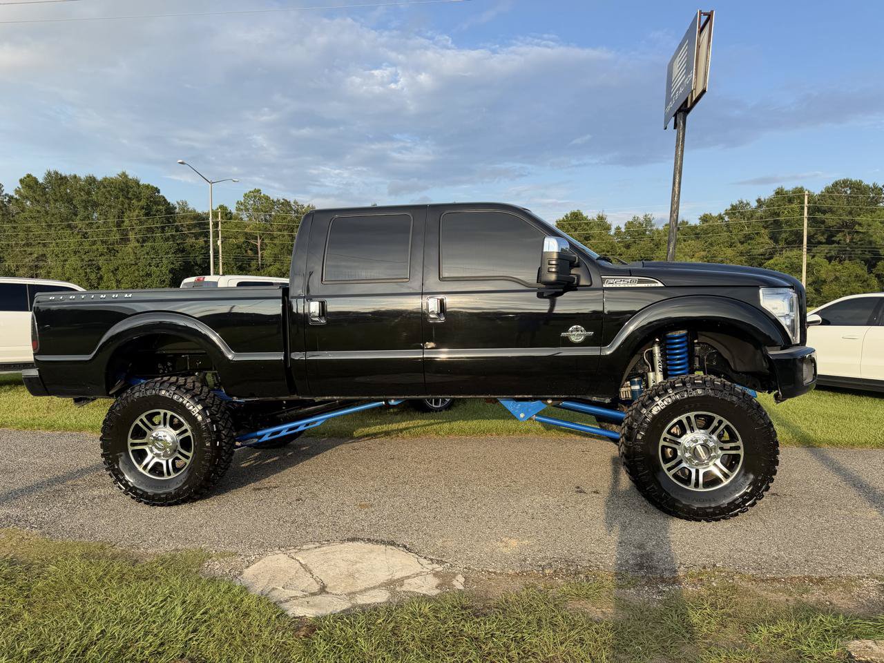 Used 2016 Ford F250 Platinum w/ FX4 Off-Road Package AWD/4WD image 7