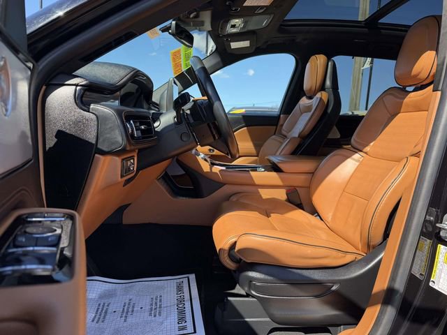 Used 2023 Lincoln Aviator Black Label w/ Jet Package image 11