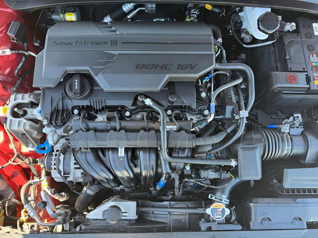 Used 2025 Hyundai Elantra Sport FWD image 12