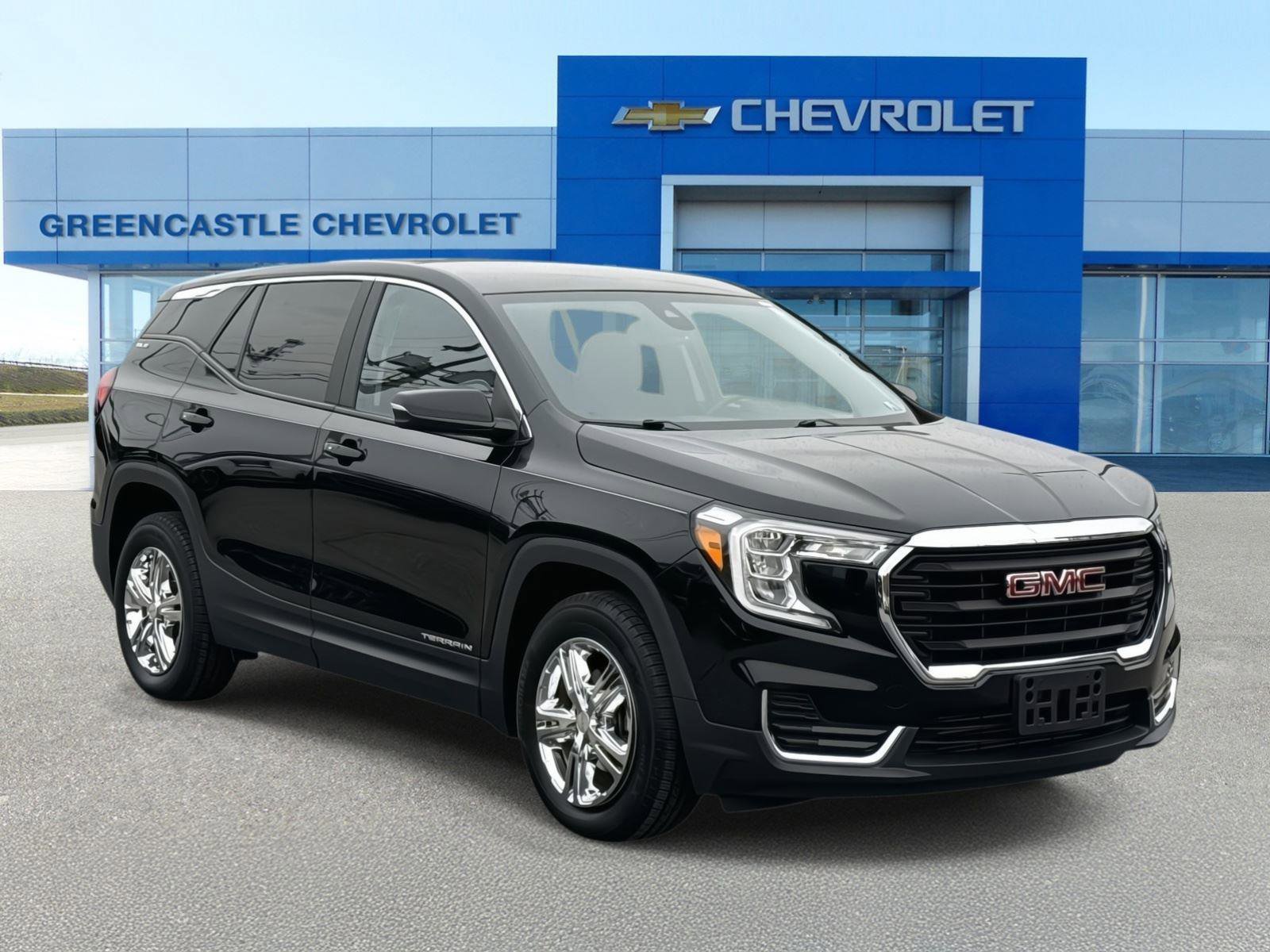 Used 2022 GMC Terrain SLE image 1