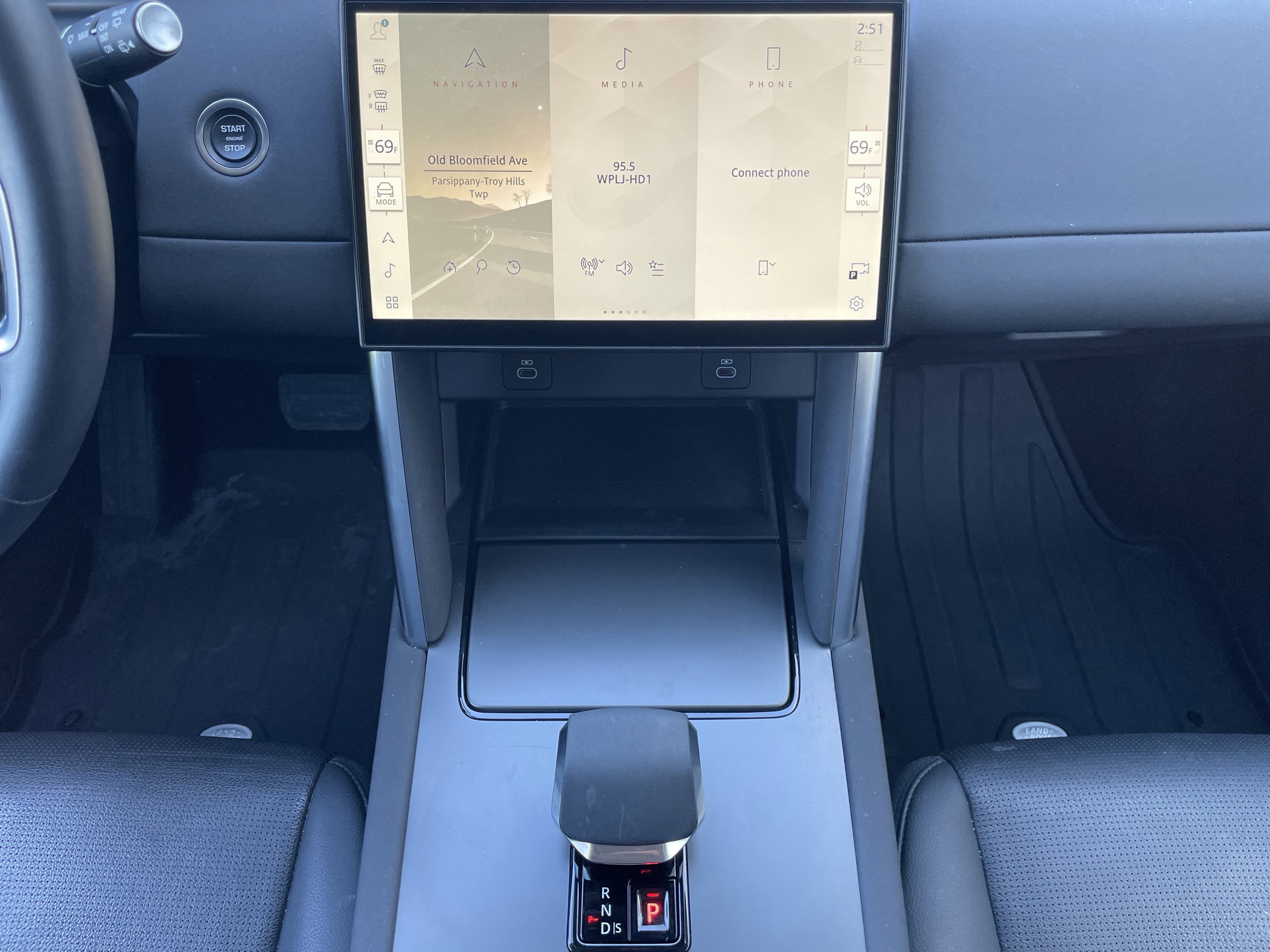 Certified 2024 Land Rover Discovery Sport S image 19