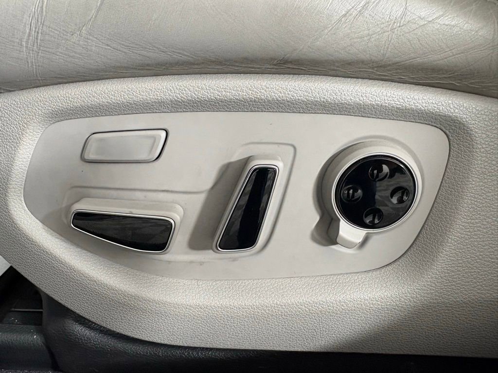 Used 2019 Genesis G80 5.0 Ultimate RWD image 14
