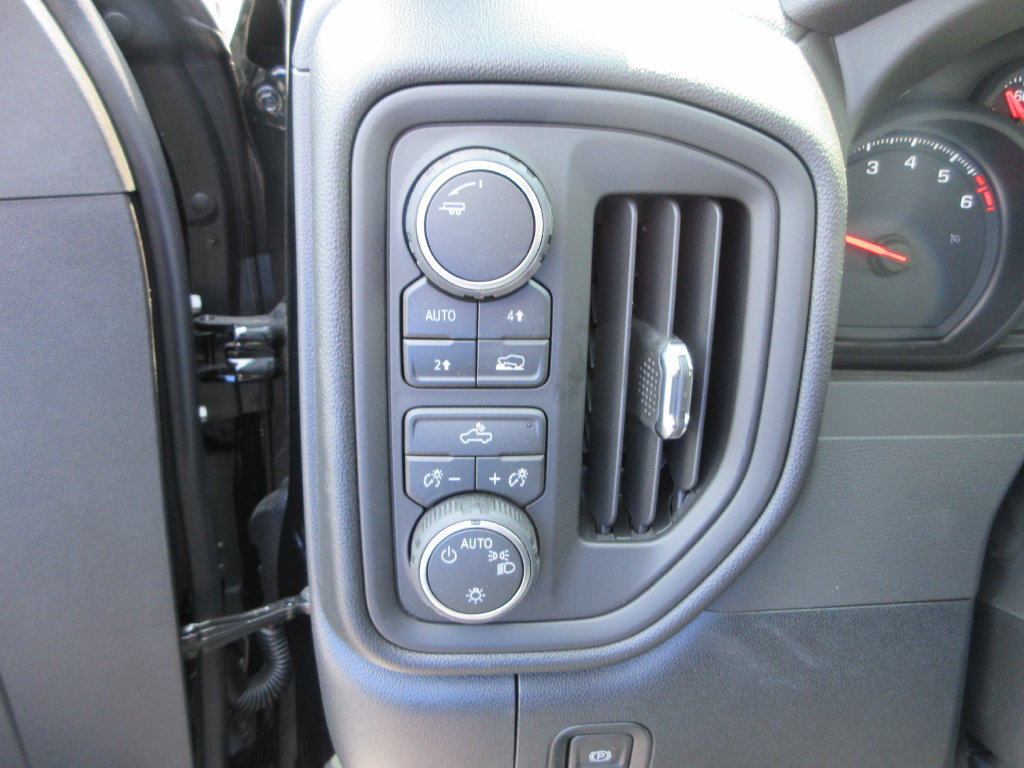 New 2026 Chevrolet Silverado 1500 Custom w/ Turbomax Blackout Package AWD/4WD image 22