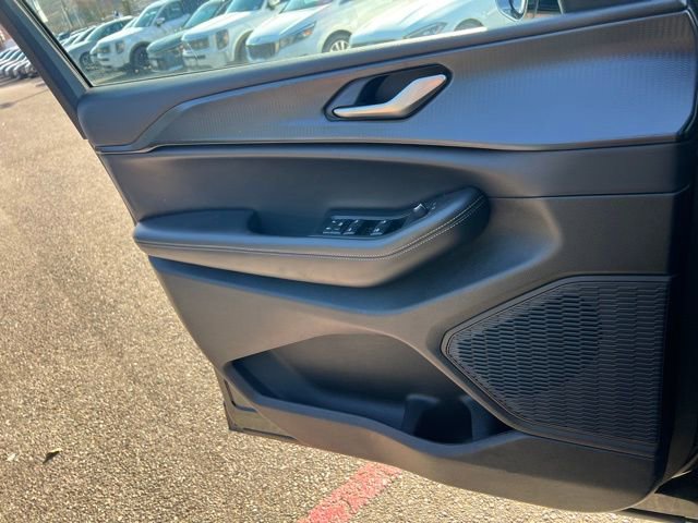 Used 2024 Jeep Grand Cherokee Altitude image 16