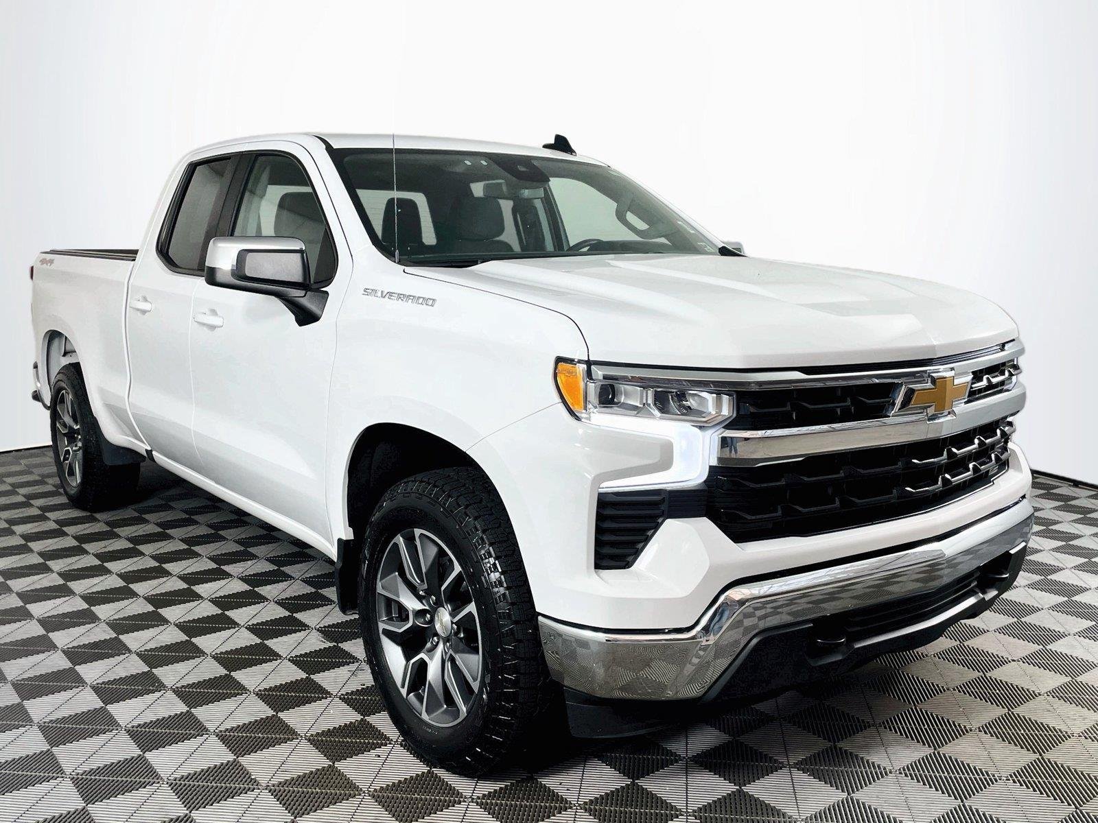 Used 2024 Chevrolet Silverado 1500 LT AWD/4WD image 1