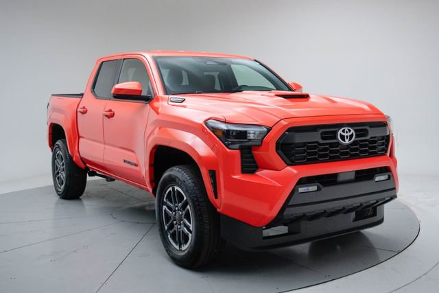 Used 2024 Toyota Tacoma TRD Sport AWD/4WD image 7
