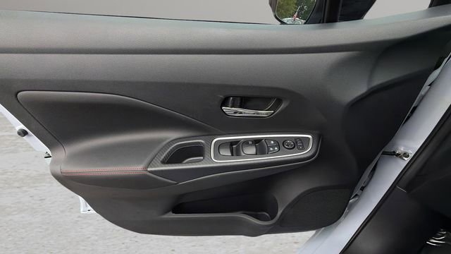 Used 2025 Nissan Versa SR w/ Trunk Package FWD image 17