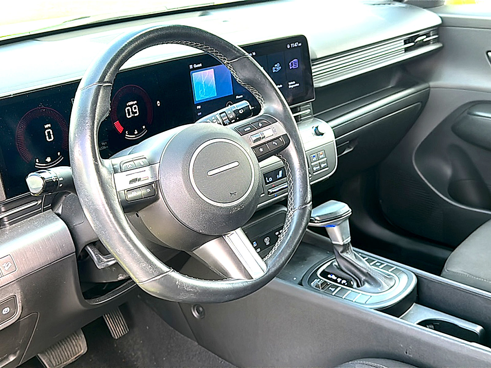 Used 2025 Hyundai Kona SEL AWD/4WD image 12