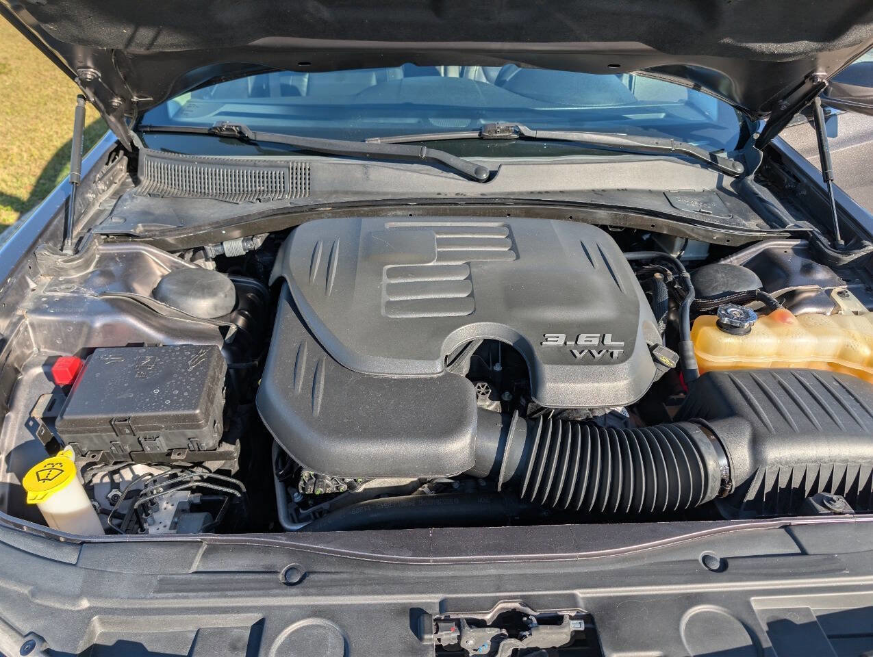 Used 2016 Chrysler 300 Limited w/ Driver Convenience Group image 27