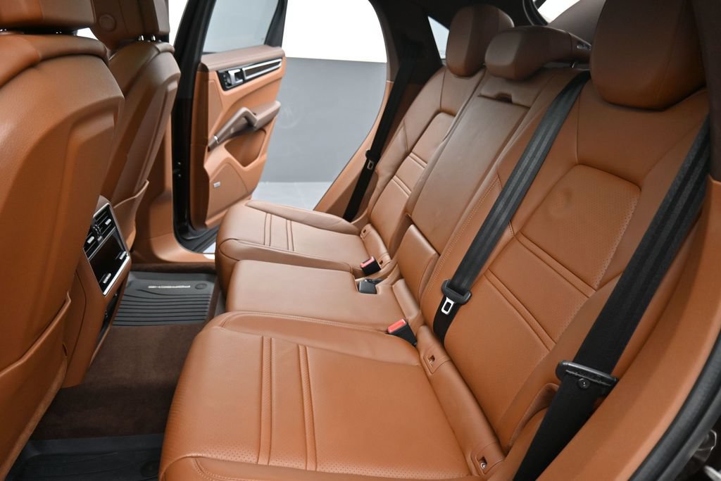 Used 2021 Porsche Cayenne S AWD/4WD image 15