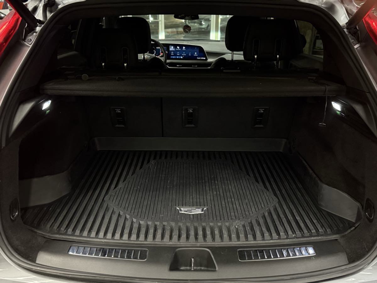 Used 2024 Cadillac XT4 Premium Luxury w/ Cold Weather Package image 25