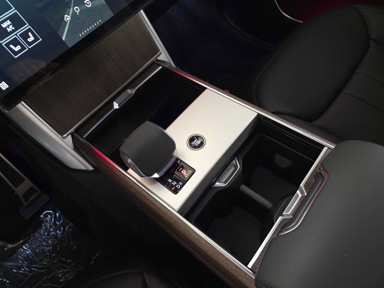 New 2026 Land Rover Range Rover SE AWD/4WD image 31