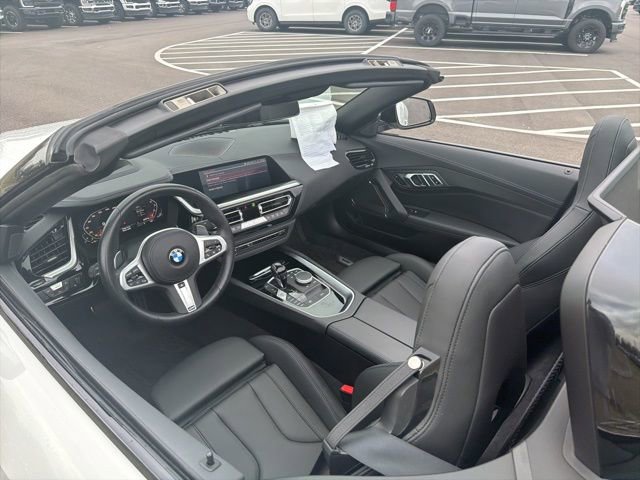 Used 2022 BMW Z4 M40i w/ Premium Package image 16