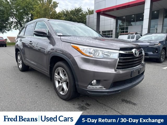 Used 2015 Toyota Highlander Limited AWD/4WD video 1