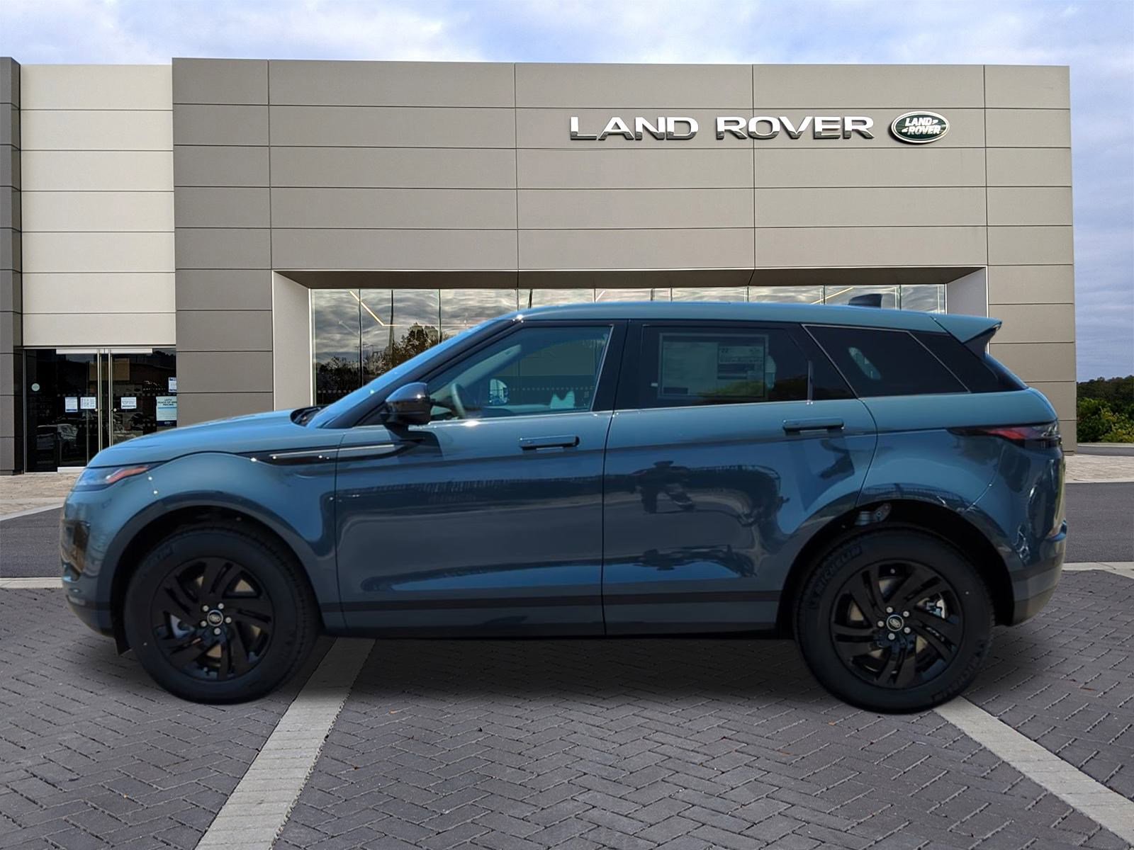 New 2026 Land Rover Range Rover Evoque S image 8