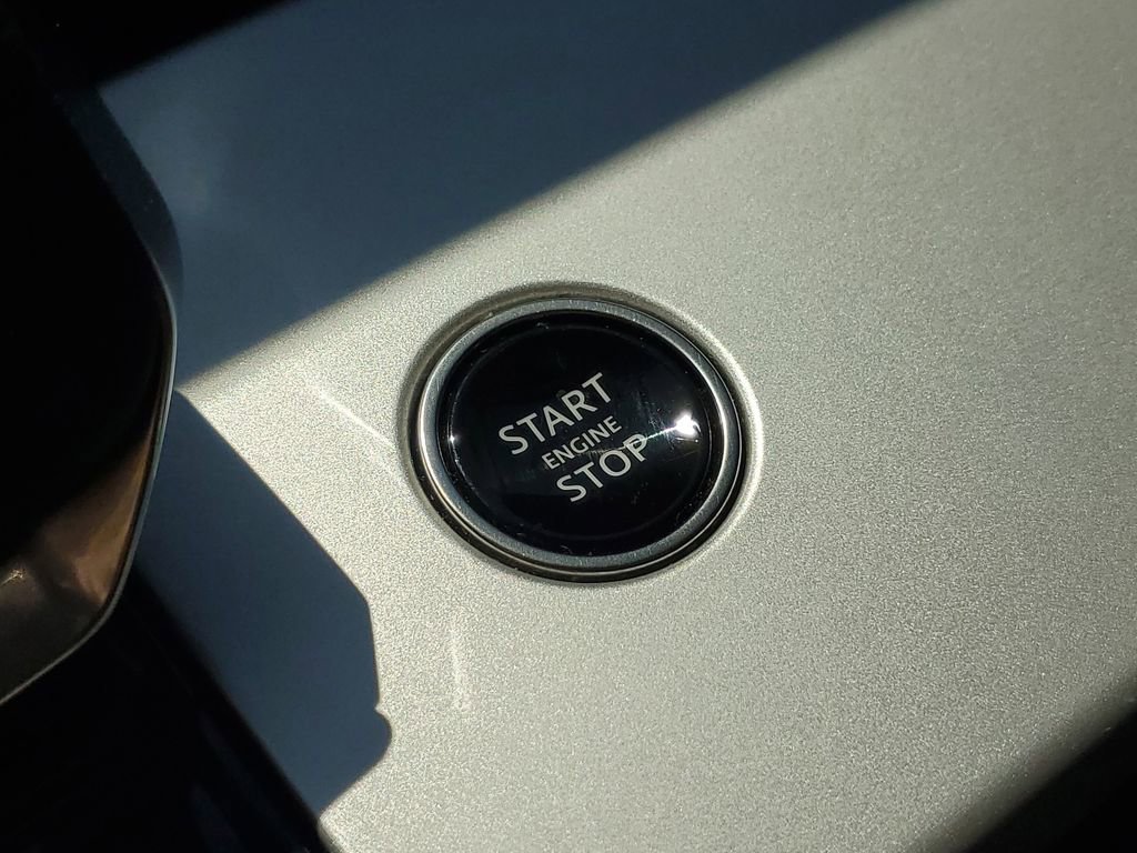 Used 2025 Land Rover Range Rover Long Wheelbase Autobiography image 21