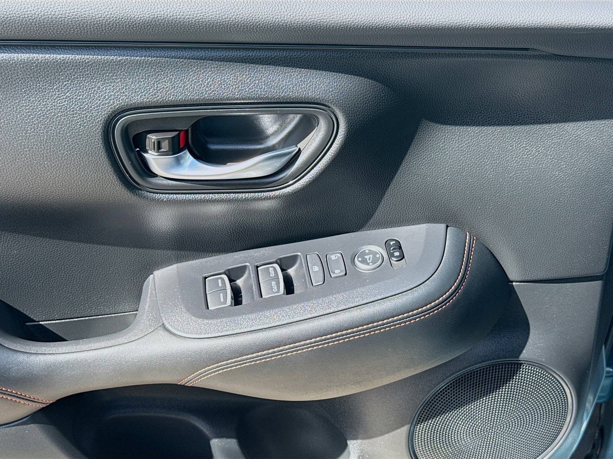 Certified 2025 Honda HR-V Sport image 16