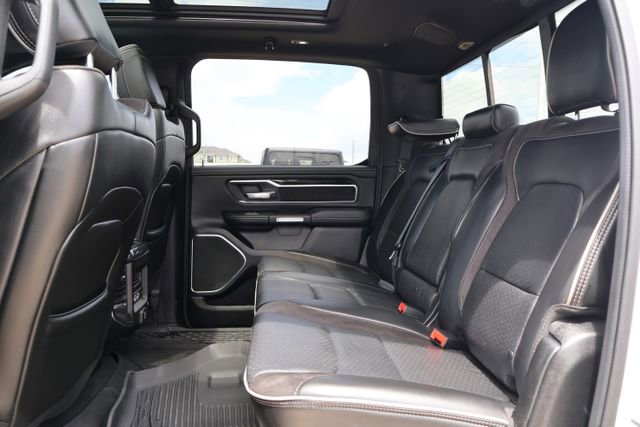 Used 2019 RAM 1500 Laramie AWD/4WD image 7