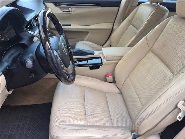 Used 2015 Lexus ES 350 w/ Luxury Package image 16