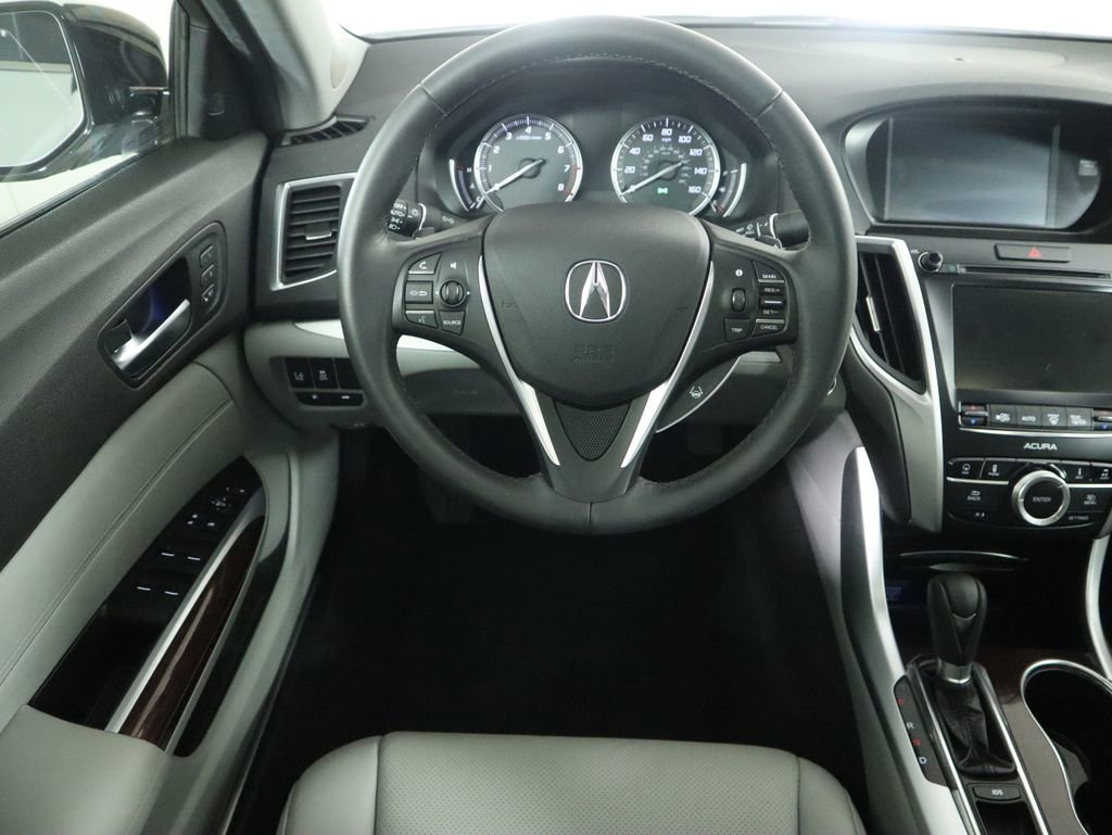 Used 2015 Acura TLX w/ Technology Package image 10