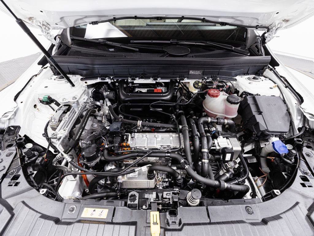 Certified 2024 Mercedes-Benz EQB 300 4MATIC image 31