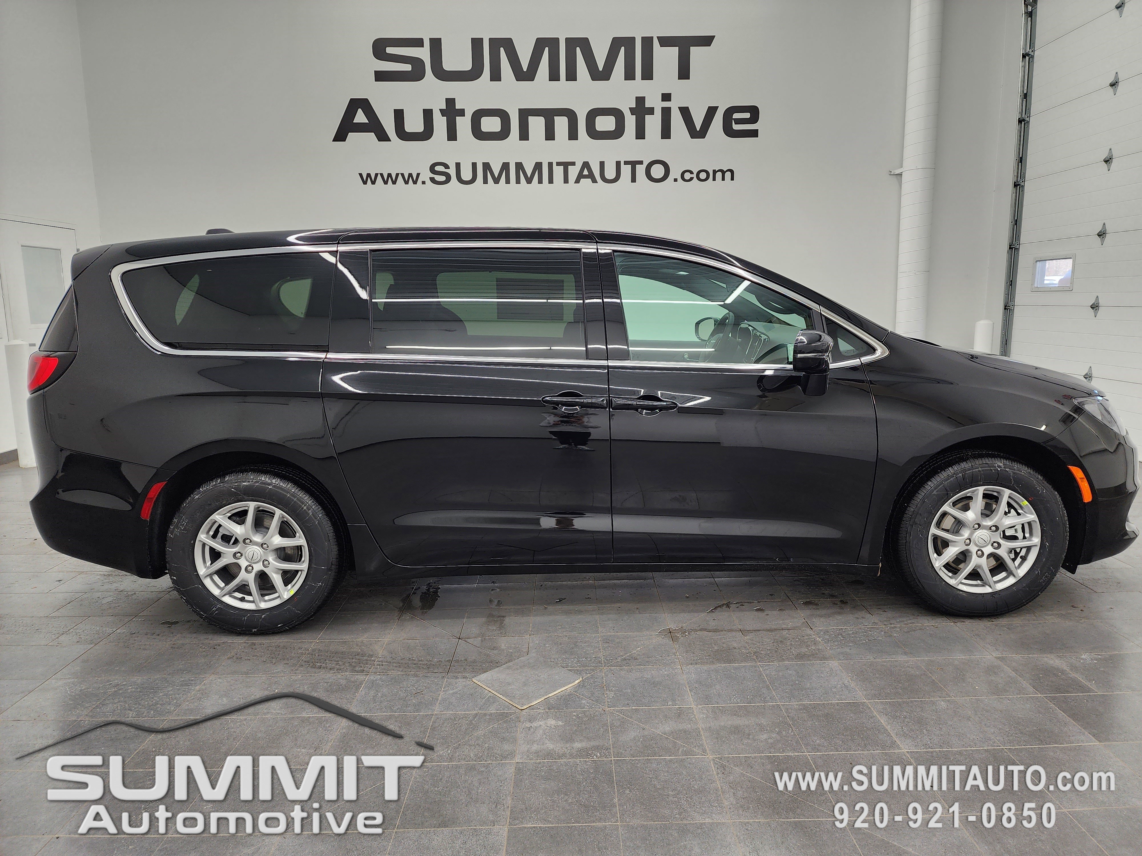 New 2026 Chrysler Voyager LX image 1