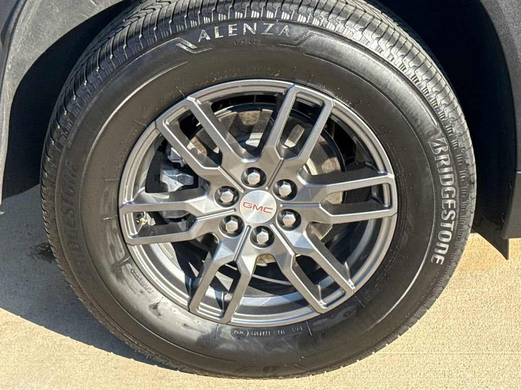 Used 2025 GMC Acadia Elevation image 9