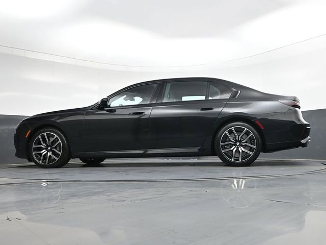 Used 2025 BMW 760i xDrive w/ Luxury Rear Seating Package AWD/4WD image 33