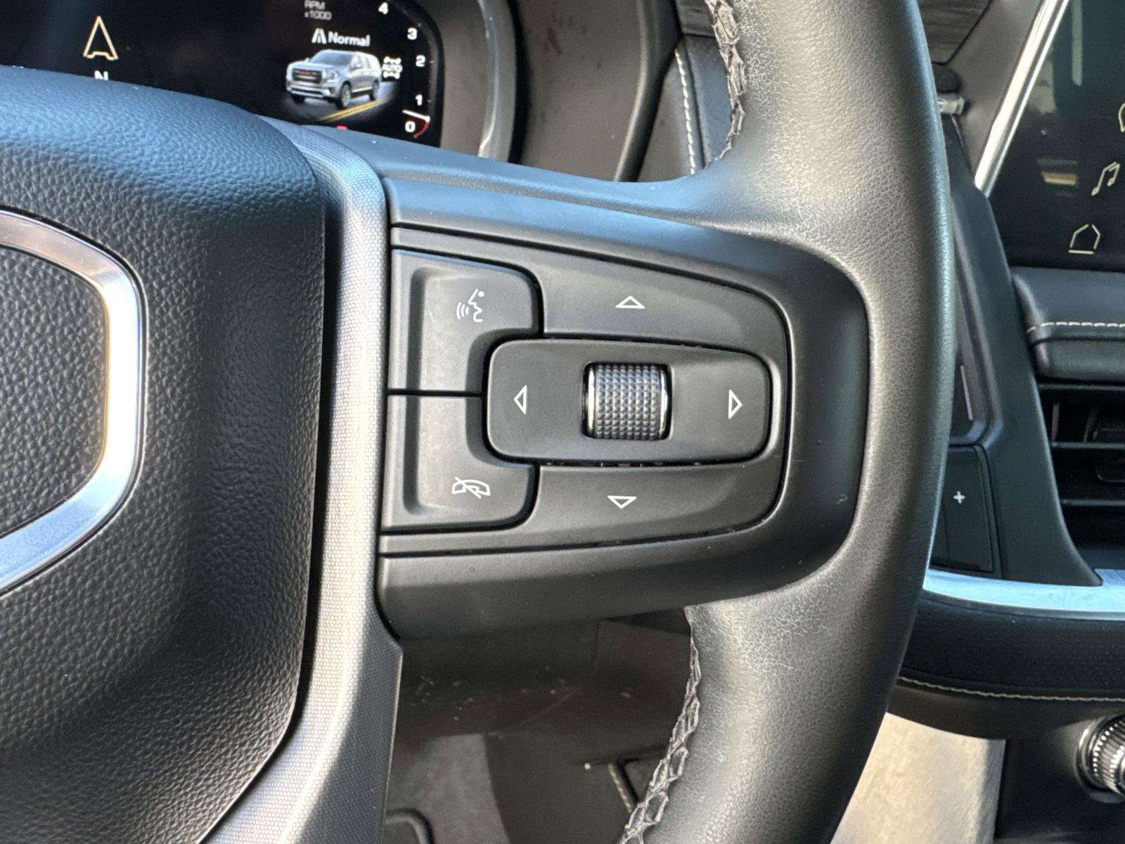 Used 2023 GMC Yukon SLT w/ SLT Luxury Package image 31