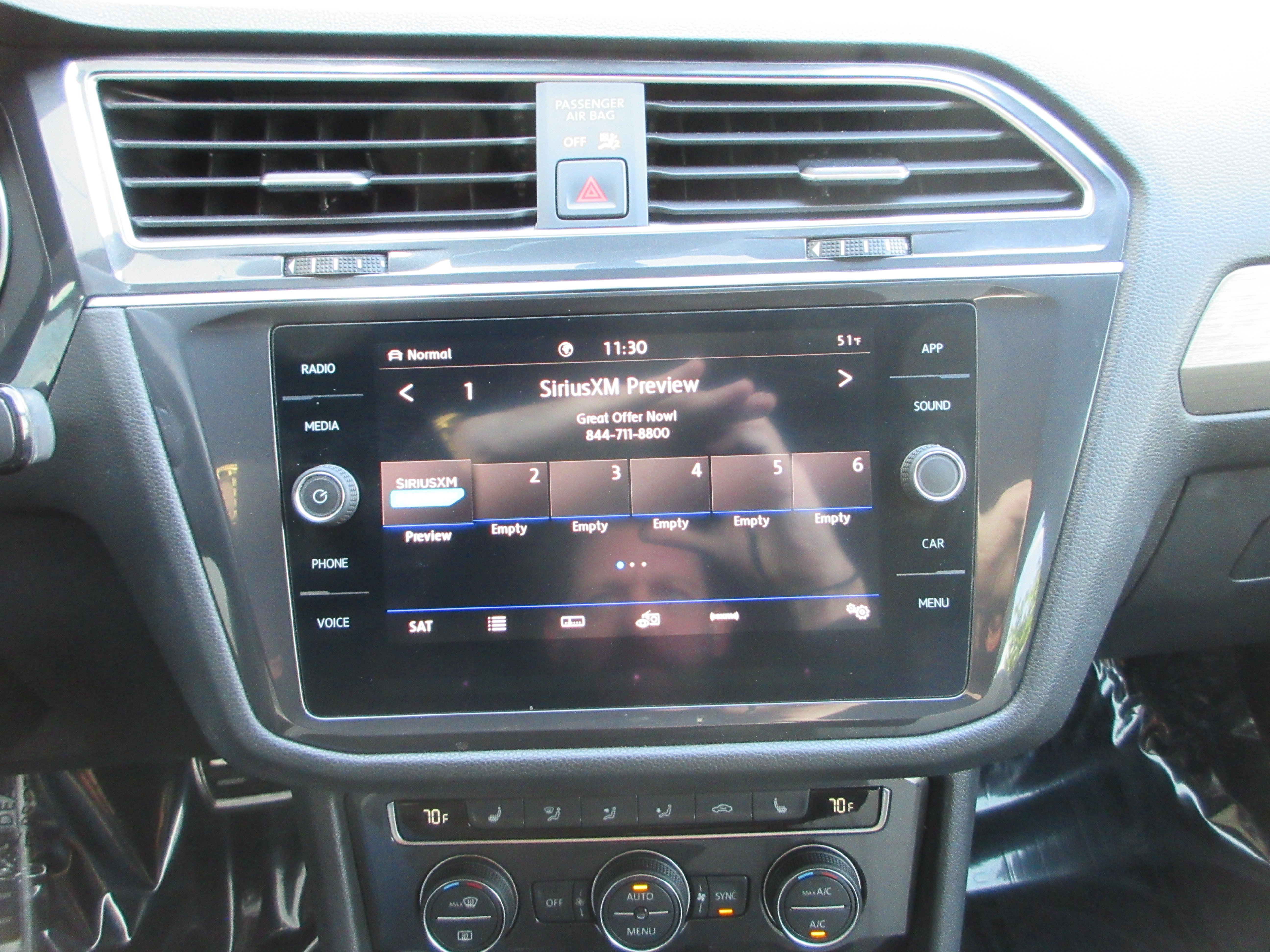 Used 2020 Volkswagen Tiguan SE R-Line AWD/4WD image 40
