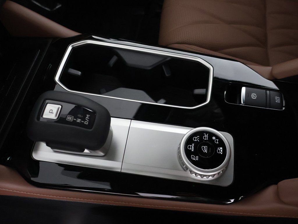 New 2025 Mitsubishi Outlander SEL image 55