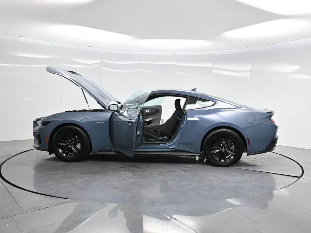 Used 2025 Ford Mustang GT RWD image 37