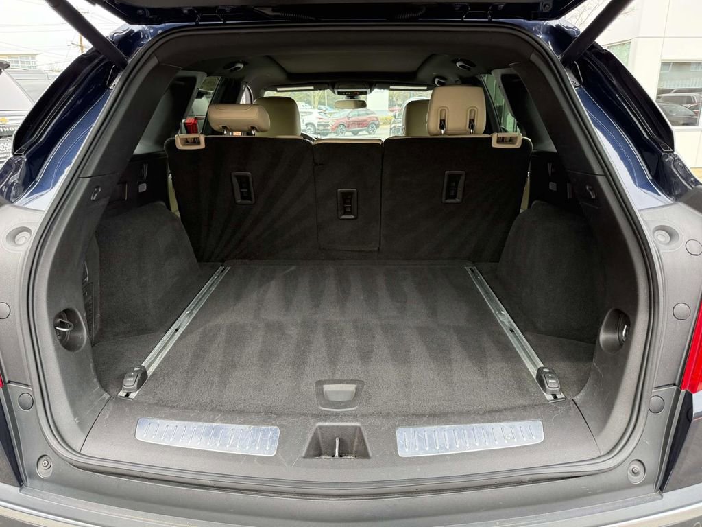 Used 2017 Cadillac XT5 Luxury w/ Driver Awareness Package image 17