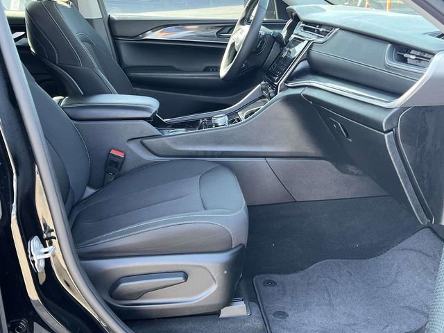 Used 2023 Jeep Grand Cherokee Laredo w/ Luxury Tech Group I image 24